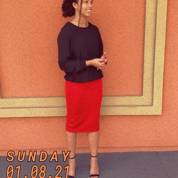 simple lovely black top with lace 🌹 - Picture 3 of 8